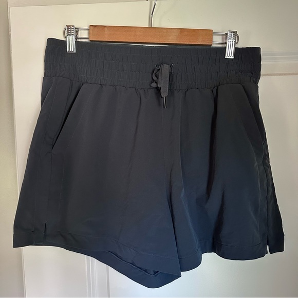 SPANX Out of Office Women's Athletic Shorts - Picture 6 of 7